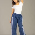 Pantalon palazo procesado con linia en color azul
