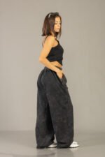 Pantalon palazo prosesado lizo color negro - Imagen 6