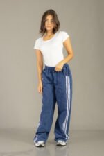Pantalon palazo procesado con linia en color azul - Imagen 5