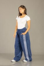 Pantalon palazo procesado con linia en color azul - Imagen 4