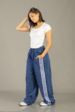 Pantalon palazo procesado con linia en color azul - Imagen 3