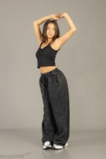 Pantalon palazo prosesado lizo color negro - Imagen 13