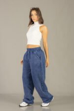 Modelo de pantalon color azul - Imagen 9