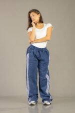 Pantalon palazo procesado con linia en color azul - Imagen 11