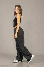 Pantalon palazo prosesado lizo color negro - Imagen 8